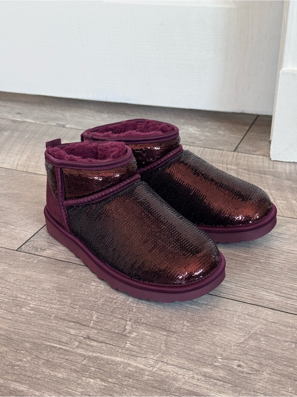UGG W Classic Mini Mirror Ball Booties